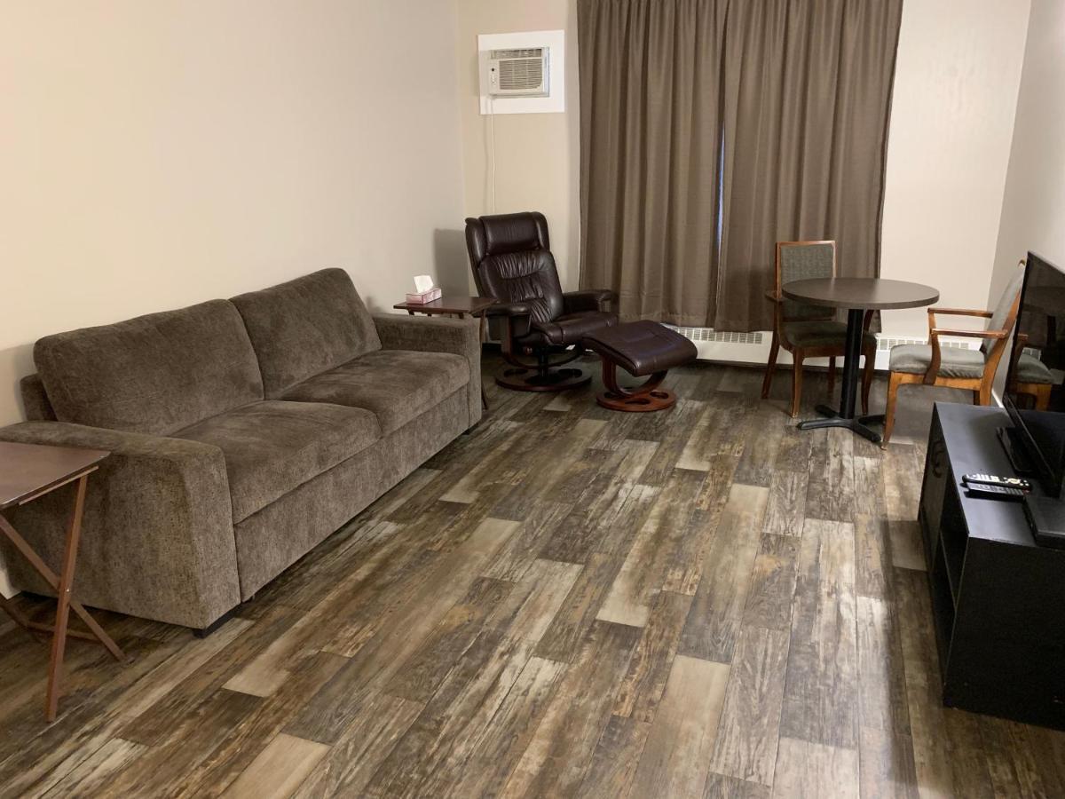 Airways Motel Cold Lake Экстерьер фото